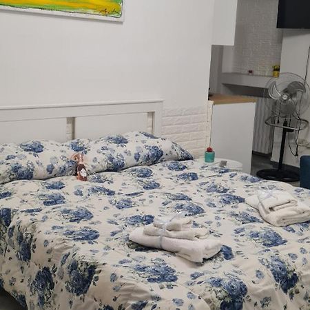 Le Ginestre In Centro Bed & Breakfast Salerno Exterior photo