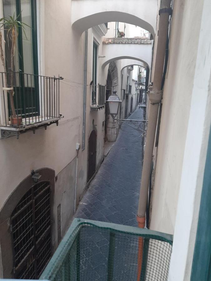 Le Ginestre In Centro Bed & Breakfast Salerno Exterior photo