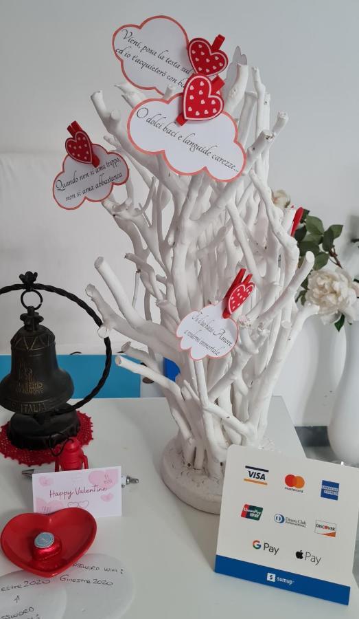 Le Ginestre In Centro Bed & Breakfast Salerno Exterior photo